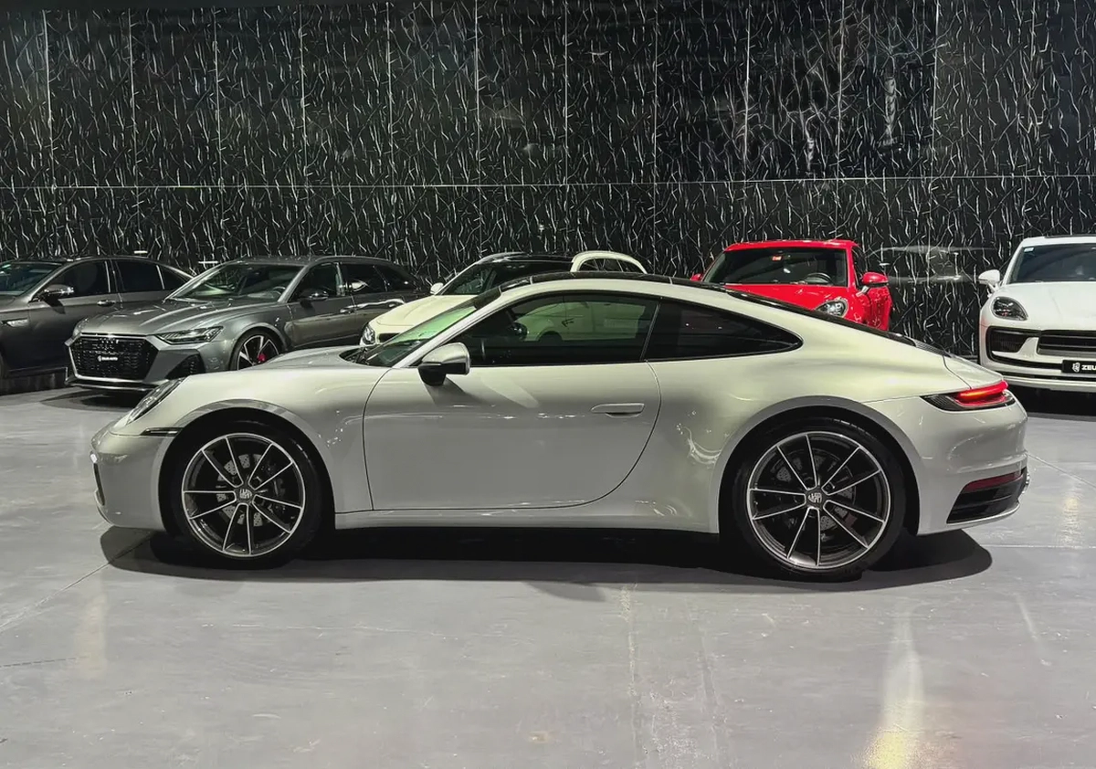 GCC | Original Paint | Al Nabooda Full service history | AL Nabooda  Warranty 2027-5-5
