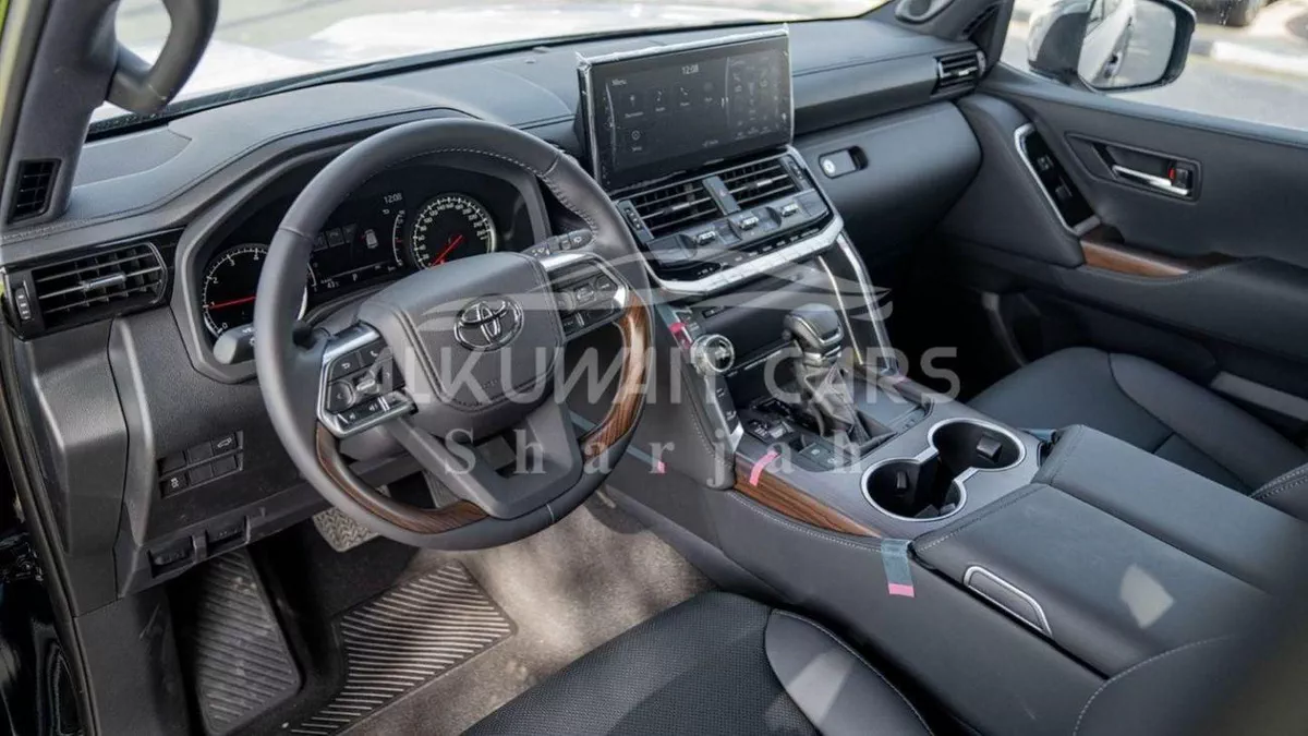 Toyota Land Cruiser VX TOYOTA LAND CRUISER LC300 VX 3.3D AT MY2024 – BLACK-7-0