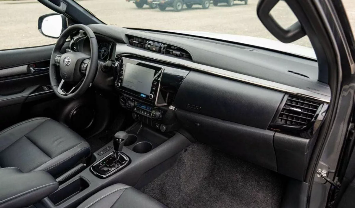 Toyota Hilux ADVENTURE-14-0