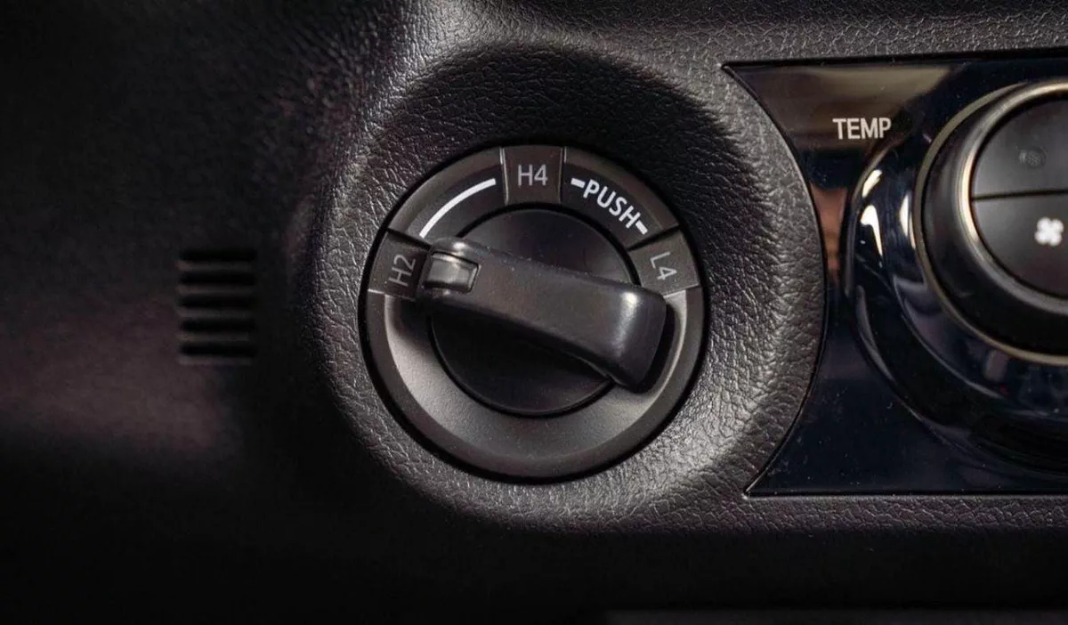 Toyota Hilux ADVENTURE-15-0