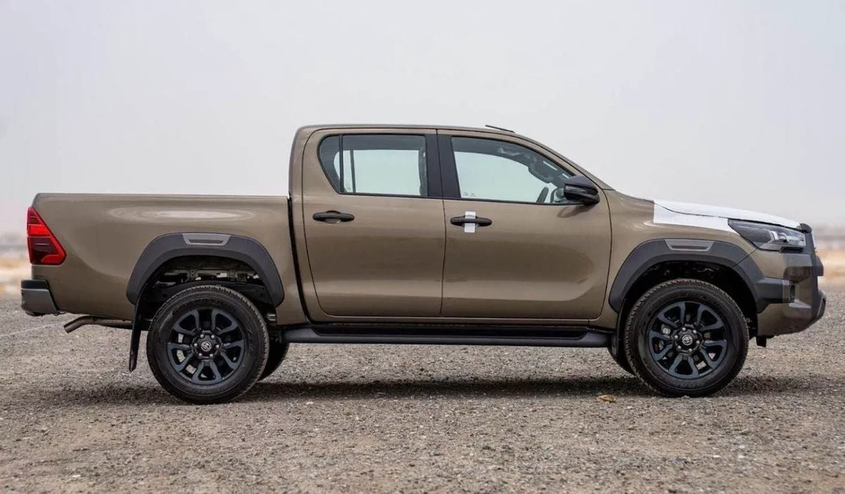 Toyota Hilux ADVENTURE-6-0