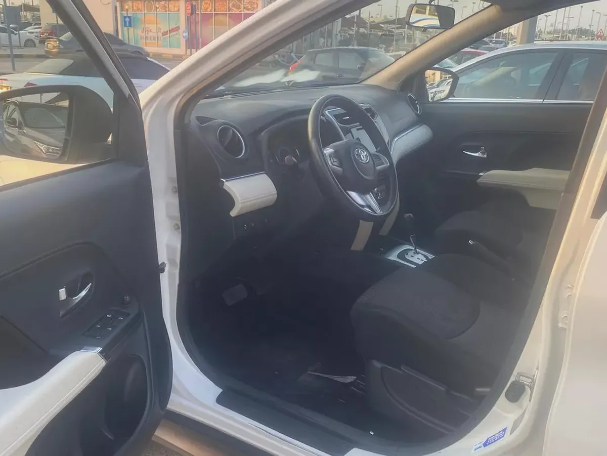 Toyota Rush EX 2023 | GCC Specs | Low Mileage | 7-Seater Family SUV-10-10