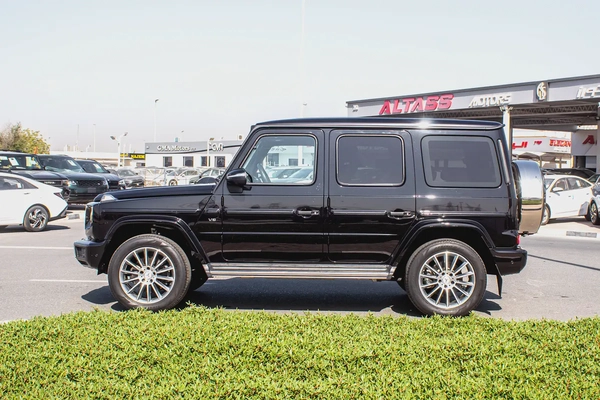 2023 - BENZ G550 - SUPER CLEAN - LIKE NEW - ONLY 18,000 KM