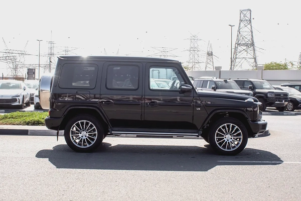 2023 - BENZ G550 - SUPER CLEAN - LIKE NEW - ONLY 18,000 KM