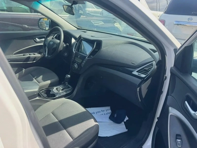 Hyundai Santa’s 2015 white color GCC calen car-3