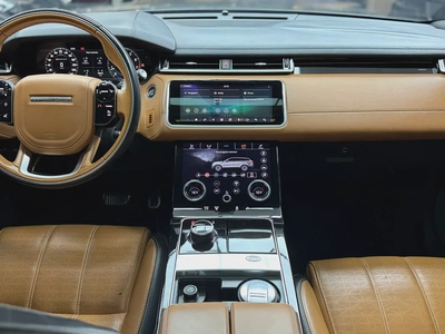 Land Rover Velar R daynamic P250 SE 2018 GCC-15