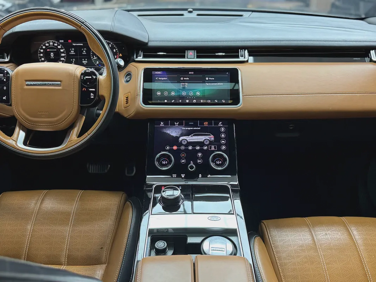 Land Rover Velar R daynamic P250 SE 2018 GCC-15-15