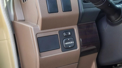 Toyota Land Cruiser Pick Up 4.0L V6 Oman Specs-12