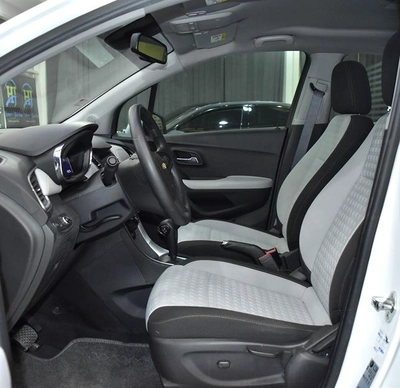 Chevrolet Trax LT ( 2019 Model ) in White Color GCC Specs-2