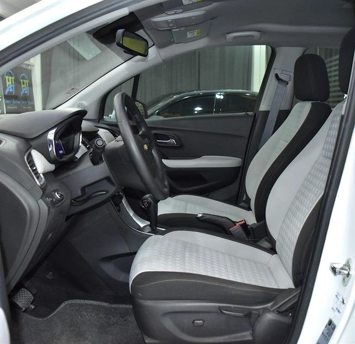 Chevrolet Trax LT ( 2019 Model ) in White Color GCC Specs-2-2