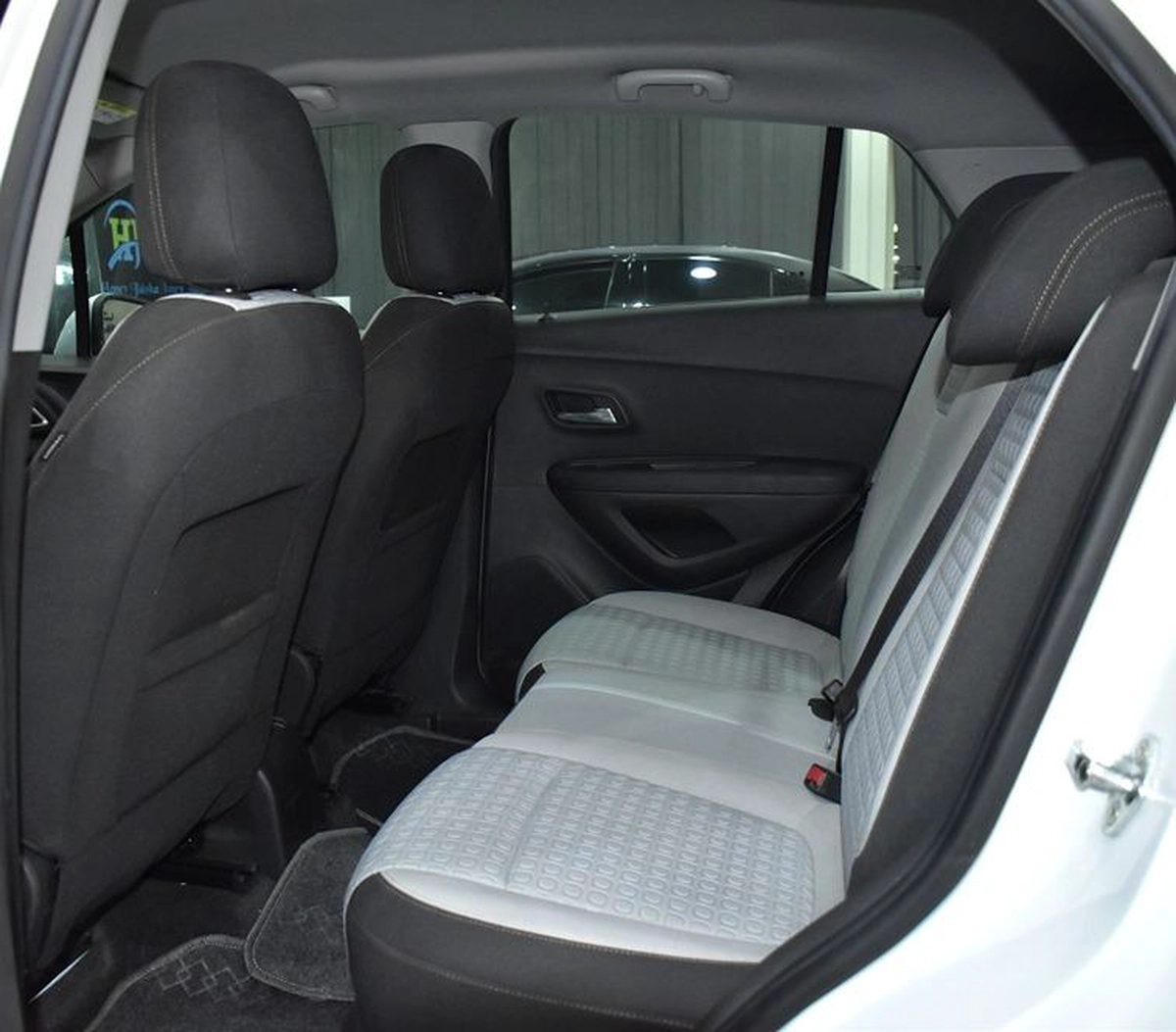 Chevrolet Trax LT ( 2019 Model ) in White Color GCC Specs-4-4