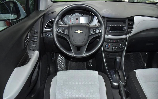 Chevrolet Trax LT ( 2019 Model ) in White Color GCC Specs