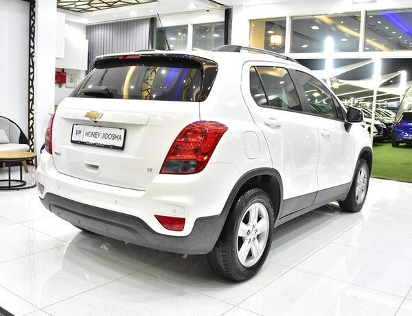 Chevrolet Trax LT ( 2019 Model ) in White Color GCC Specs