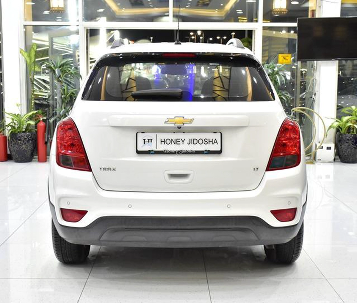 Chevrolet Trax LT ( 2019 Model ) in White Color GCC Specs-1-1