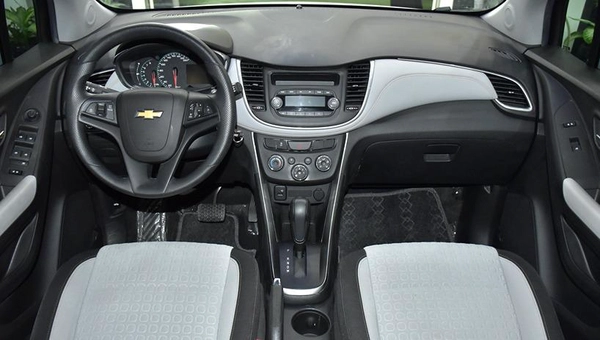 Chevrolet Trax LT ( 2019 Model ) in White Color GCC Specs