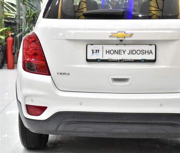 Chevrolet Trax LT ( 2019 Model ) in White Color GCC Specs