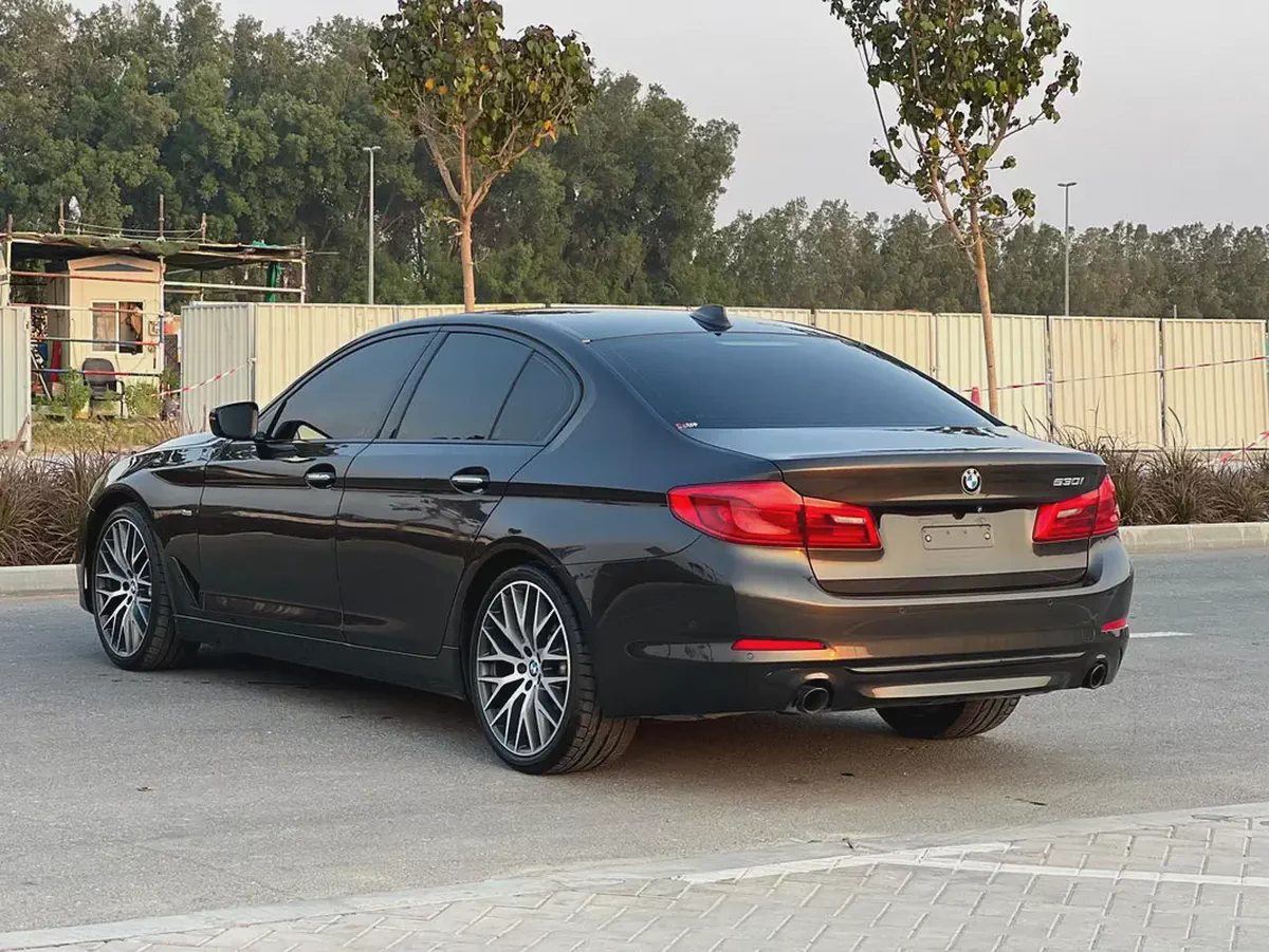 BMW 5-Series 530i 2018 | GCC Specs | Low Mileage | Pristine Condition-12-12