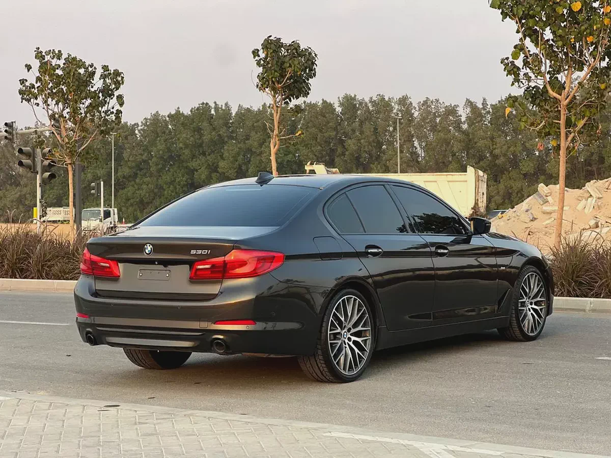 BMW 5-Series 530i 2018 | GCC Specs | Low Mileage | Pristine Condition-13-13