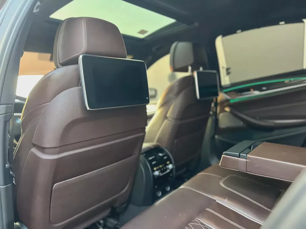 BMW 5-Series 530i 2018 | GCC Specs | Low Mileage | Pristine Condition-7-7