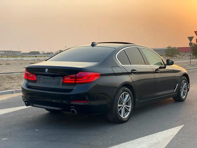 BMW 5-Series 520i-2