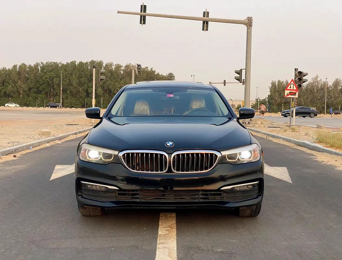 BMW 5-Series 520i-10-10