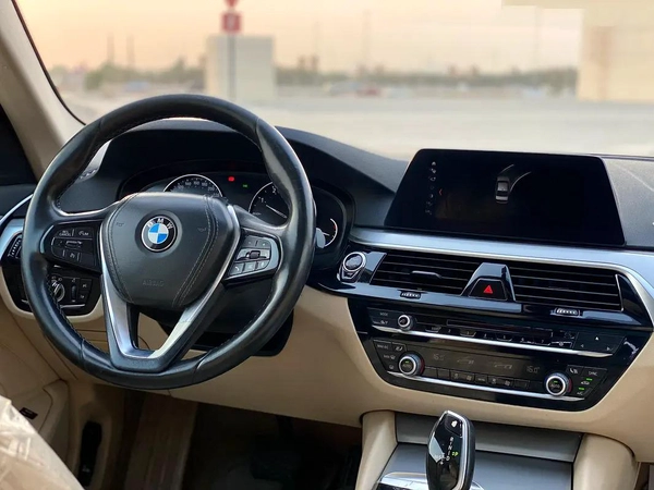 BMW 5-Series 520i