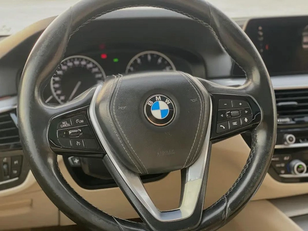 BMW 5-Series 520i
