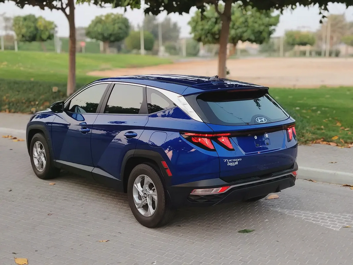 Hyundai Tucson 2023 US specs Clean Title With Original Paint Mid Option With Very Low KM