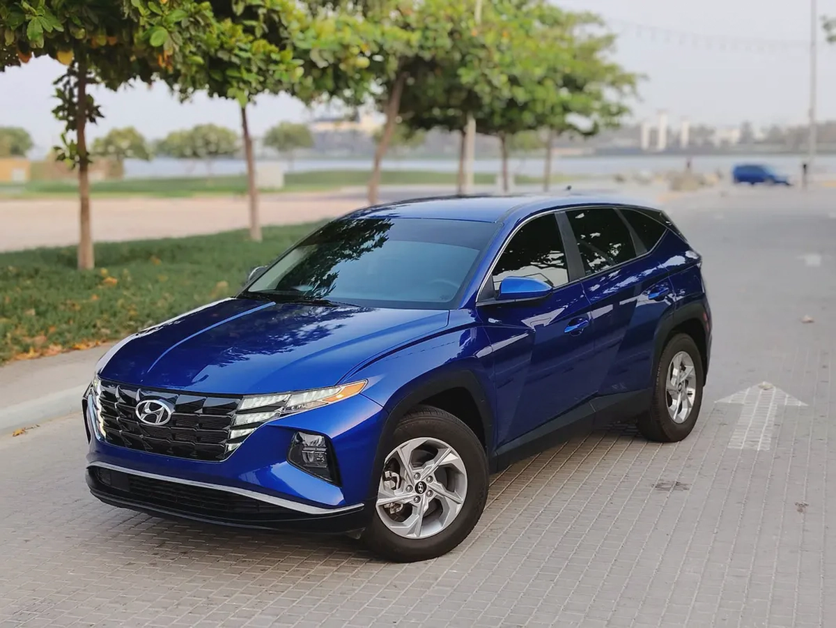 Hyundai Tucson 2023 US specs Clean Title With Original Paint Mid Option With Very Low KM