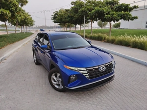 Hyundai Tucson 2023 US specs Clean Title With Original Paint Mid Option With Very Low KM
