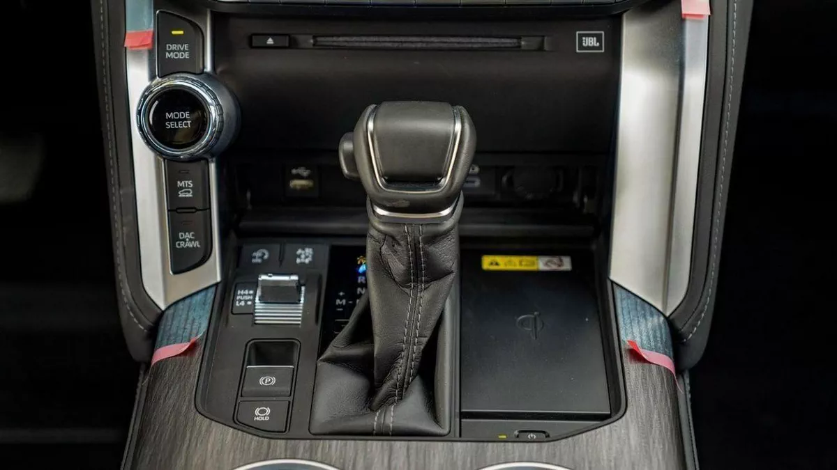 Toyota Land Cruiser GR SPORT 3.3D AT MY2023 – BLACK-11-0
