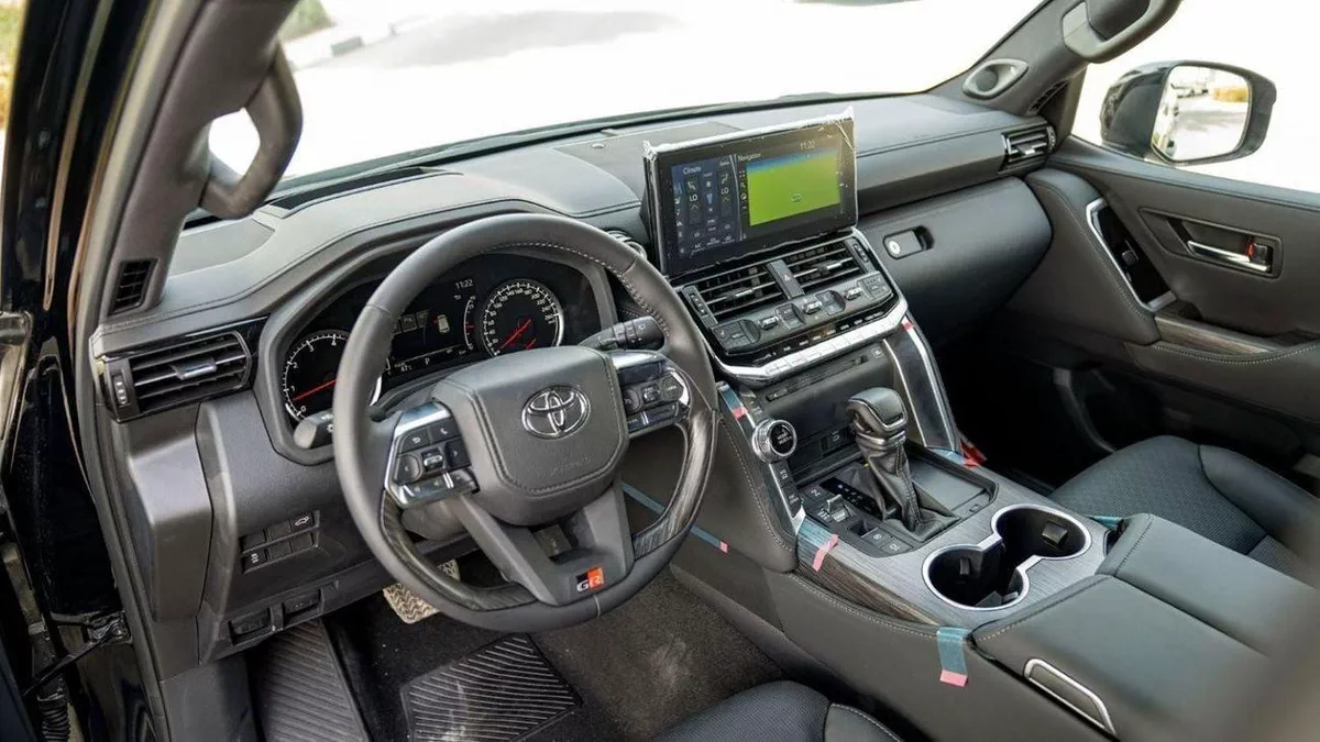 Toyota Land Cruiser GR SPORT 3.3D AT MY2023 – BLACK-12-0