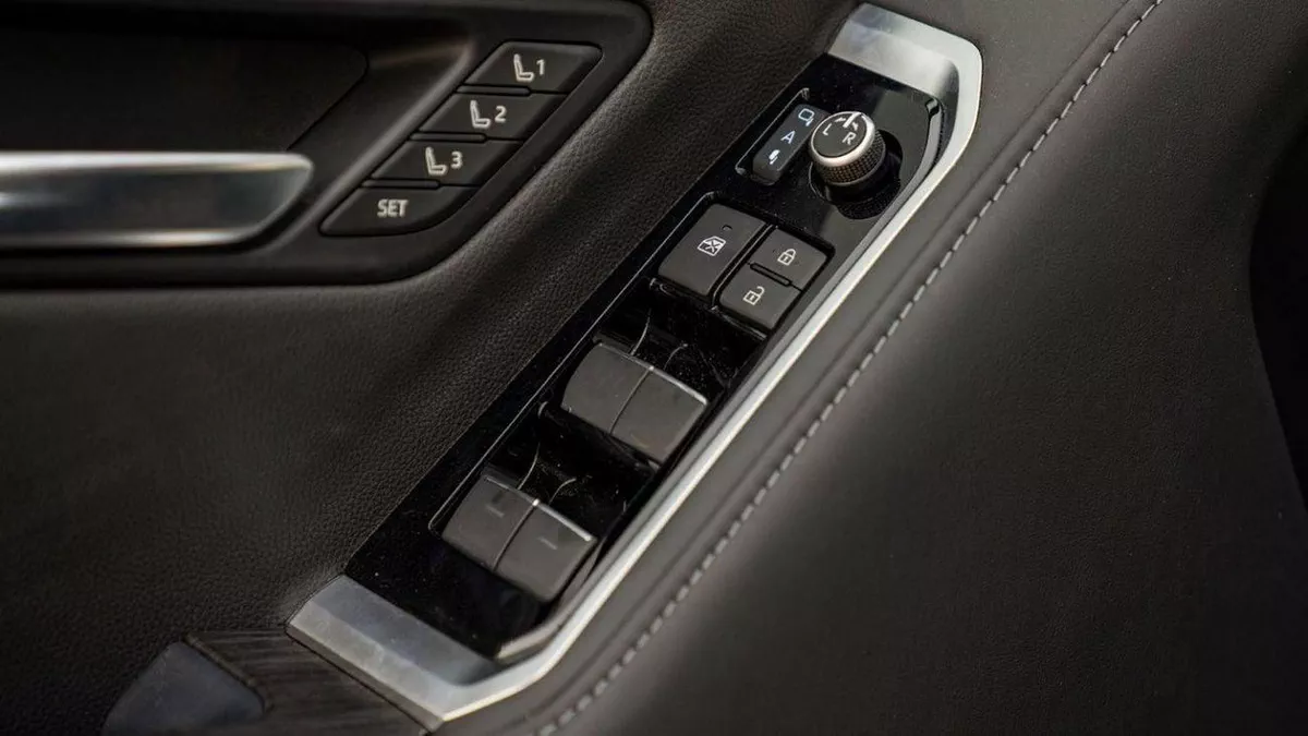 Toyota Land Cruiser GR SPORT 3.3D AT MY2023 – BLACK-14-0