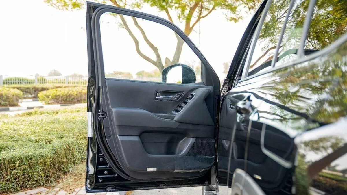 Toyota Land Cruiser GR SPORT 3.3D AT MY2023 – BLACK-17-0