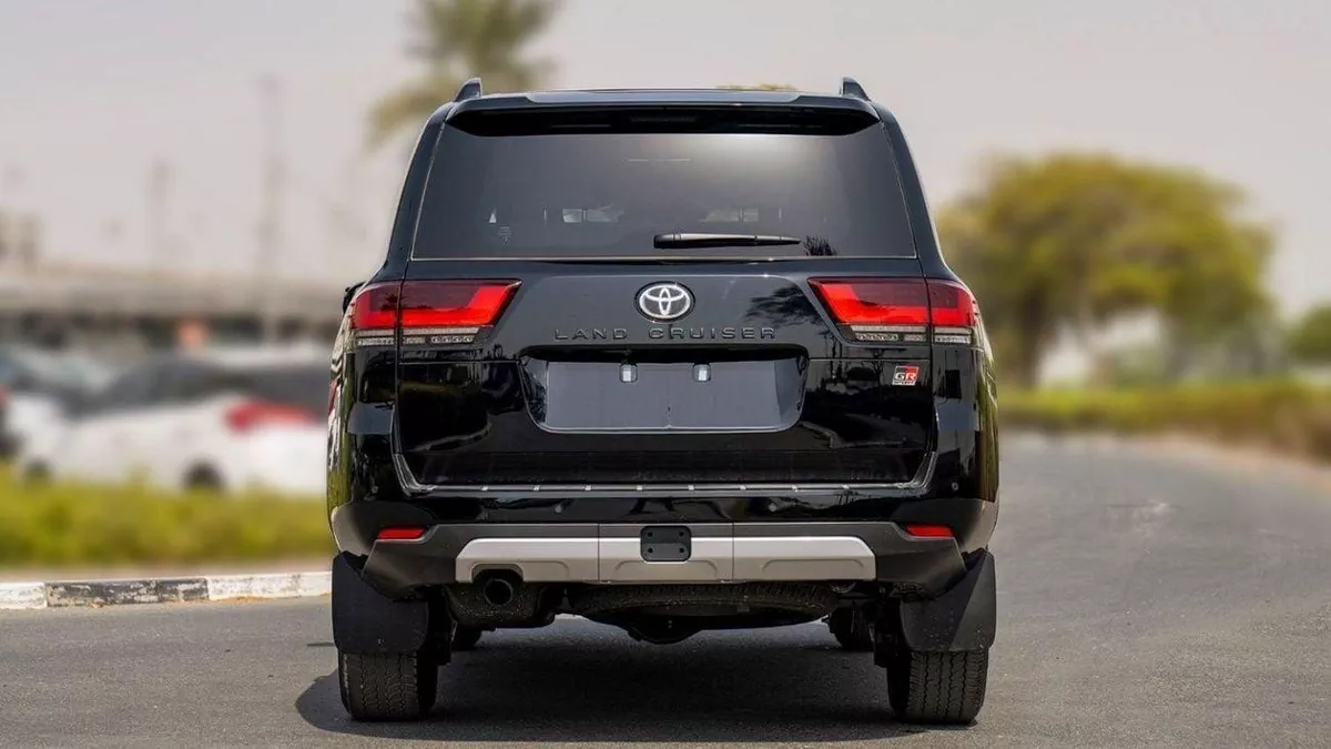 Toyota Land Cruiser GR SPORT 3.3D AT MY2023 – BLACK-4-0