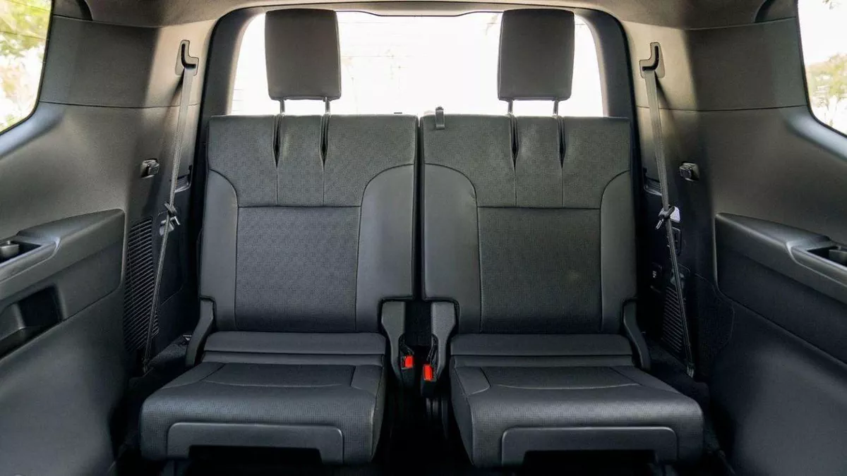 Toyota Land Cruiser GR SPORT 3.3D AT MY2023 – BLACK-7-0