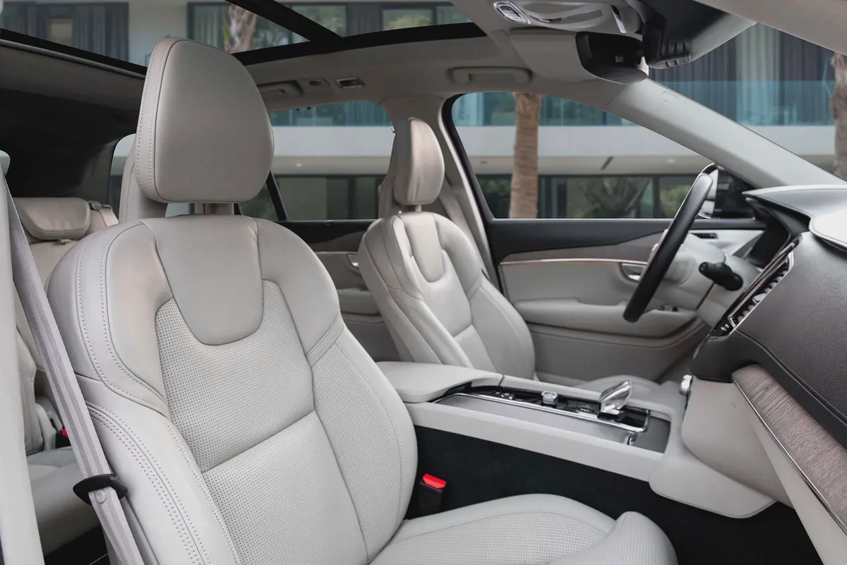 2,605 P.M |  XC90 B6 R-DESIGN | 0% Downpayment | FULL OPTION | Excellent Condition!-10-10