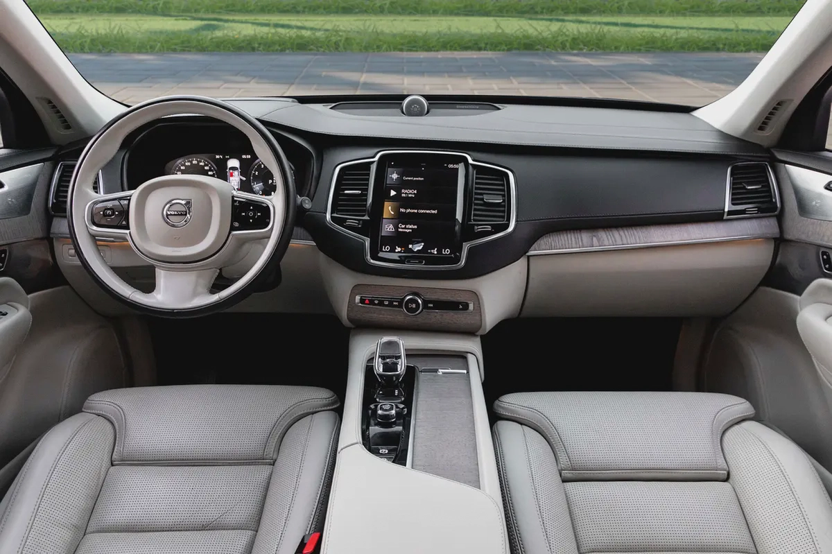 2,605 P.M |  XC90 B6 R-DESIGN | 0% Downpayment | FULL OPTION | Excellent Condition!-7-7
