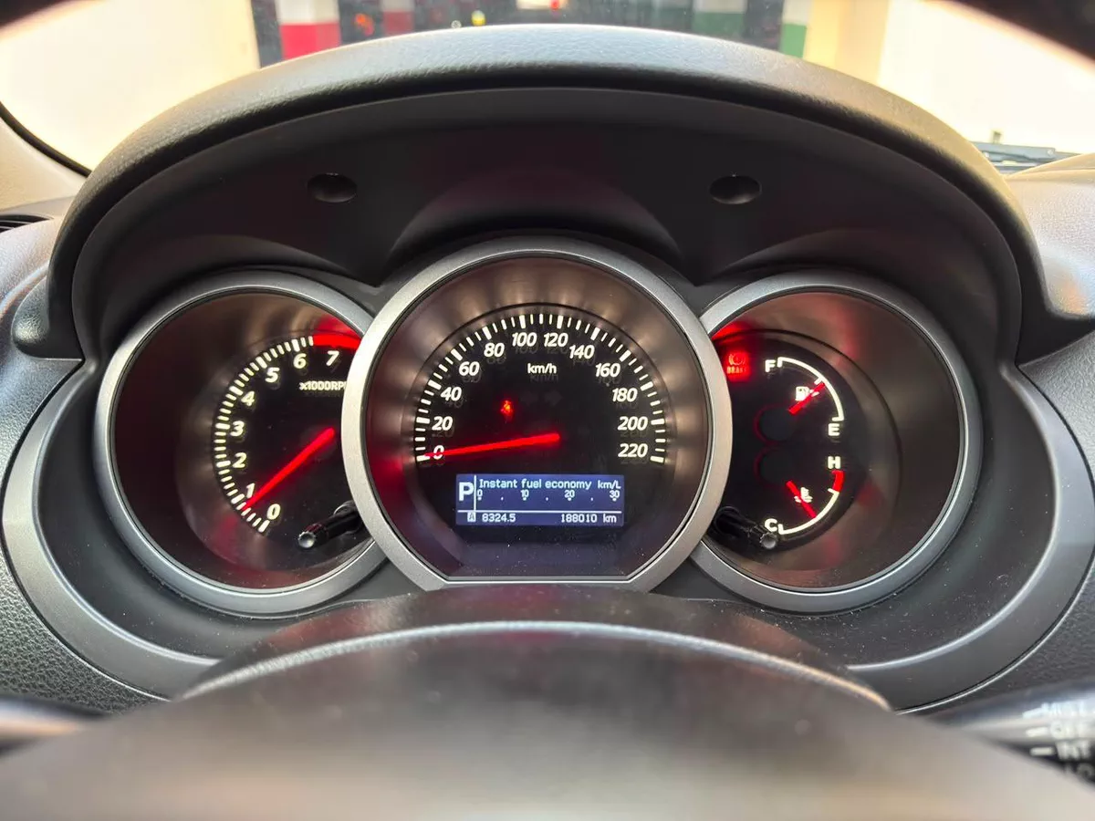 Gulf Specs 2016 SUZUKI GRAND VITARA GLX 2.4Litre V4 4WD-16-16