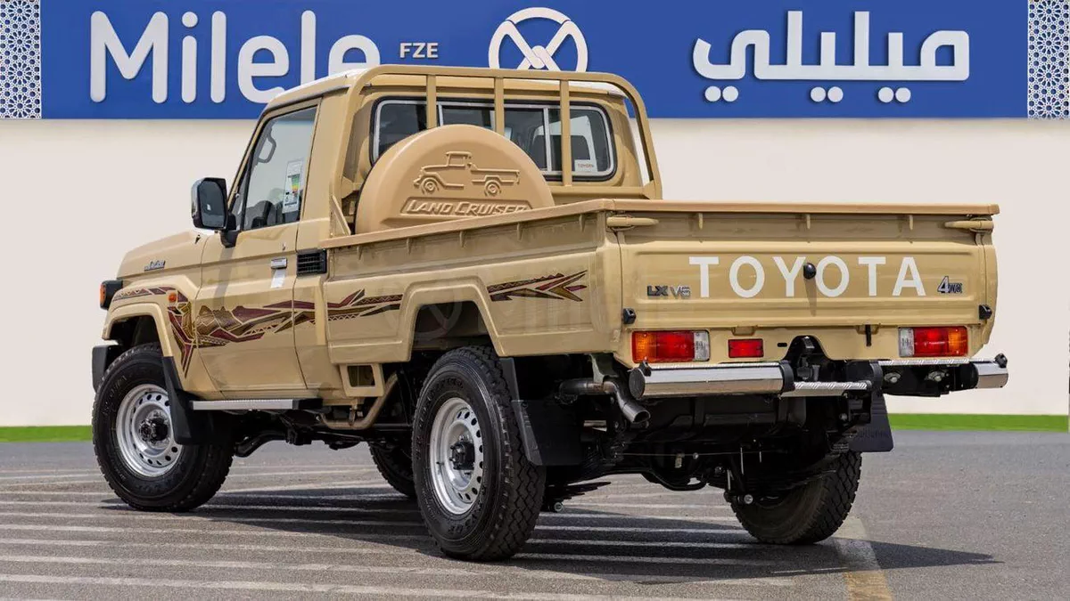 Toyota Land Cruiser Pickup 70 LC79 LX Toyota Land Cruiser 79 SC (Single Cab) | 2-YEAR WARRANTY + SERVICE AVAILABLE | IN-HOUSE FINA-6-0