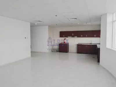 RAK Tower | 1 Bedroom High Floor | Sea View-1