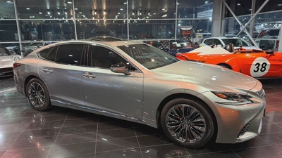 Lexus LS 500 Prestige 2020 - GCC Specs - PPF -Full Service History -  Perfect Condition-1