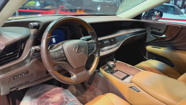 Lexus LS 500 Prestige 2020 - GCC Specs - PPF -Full Service History - Perfect Condition