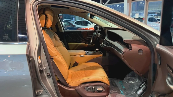 Lexus LS 500 Prestige 2020 - GCC Specs - PPF -Full Service History - Perfect Condition