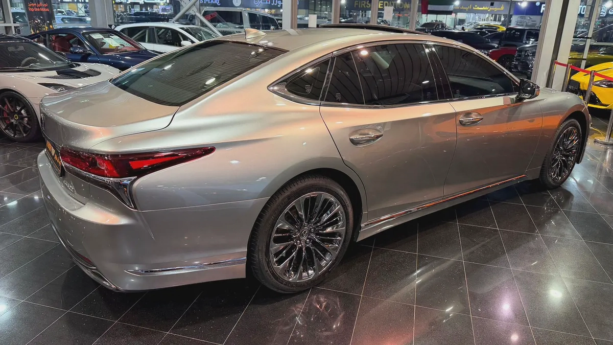 Lexus LS 500 Prestige 2020 - GCC Specs - PPF -Full Service History -  Perfect Condition-8-8