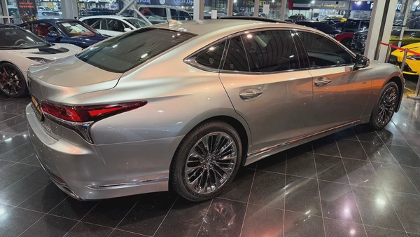 Lexus LS 500 Prestige 2020 - GCC Specs - PPF -Full Service History - Perfect Condition