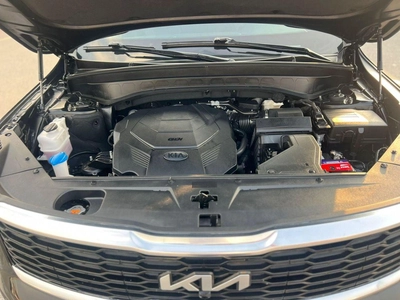 Kia Telluride 2020 Kia Telluride LX  3.8L V6 - Rear Camera & Sensor  - Leather Seats  With Rims --17