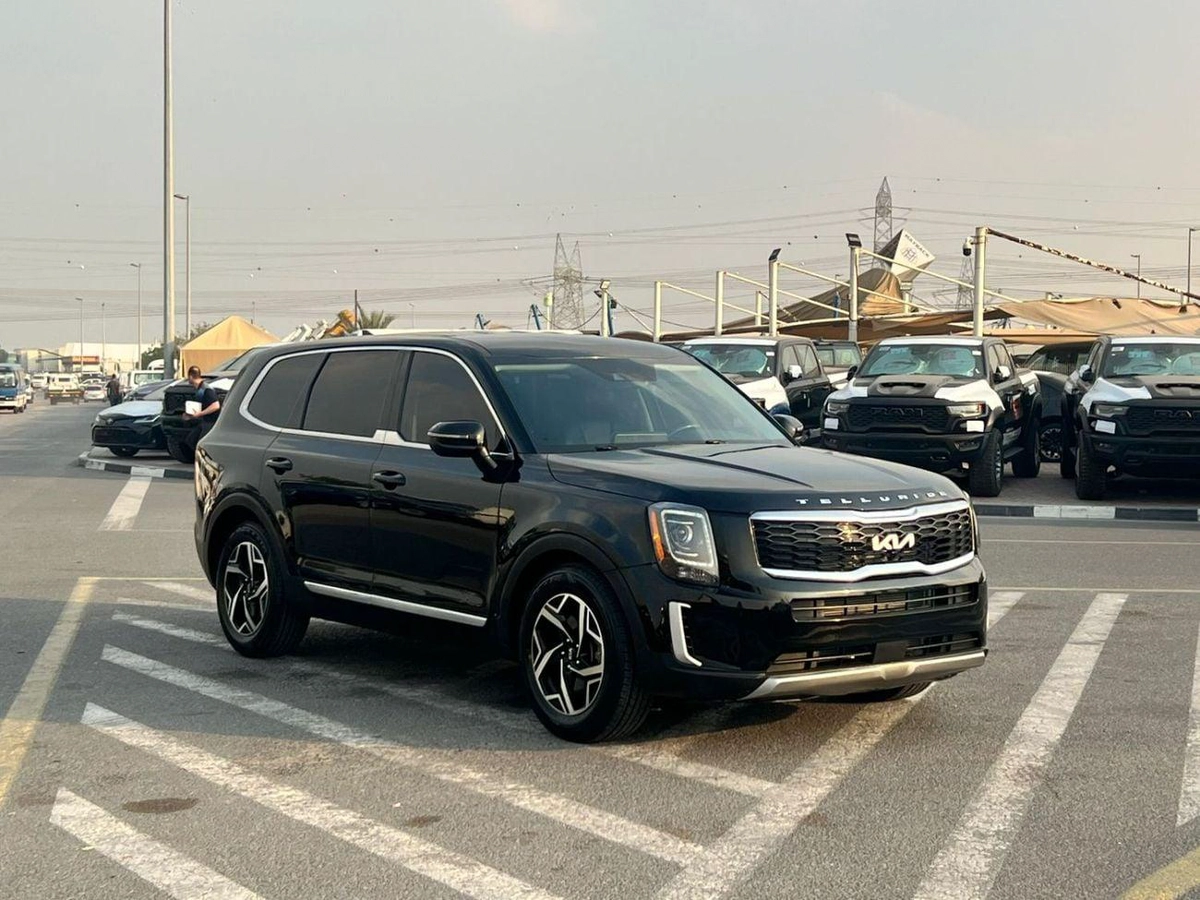 Kia Telluride 2020 Kia Telluride LX  3.8L V6 - Rear Camera & Sensor  - Leather Seats  With Rims -