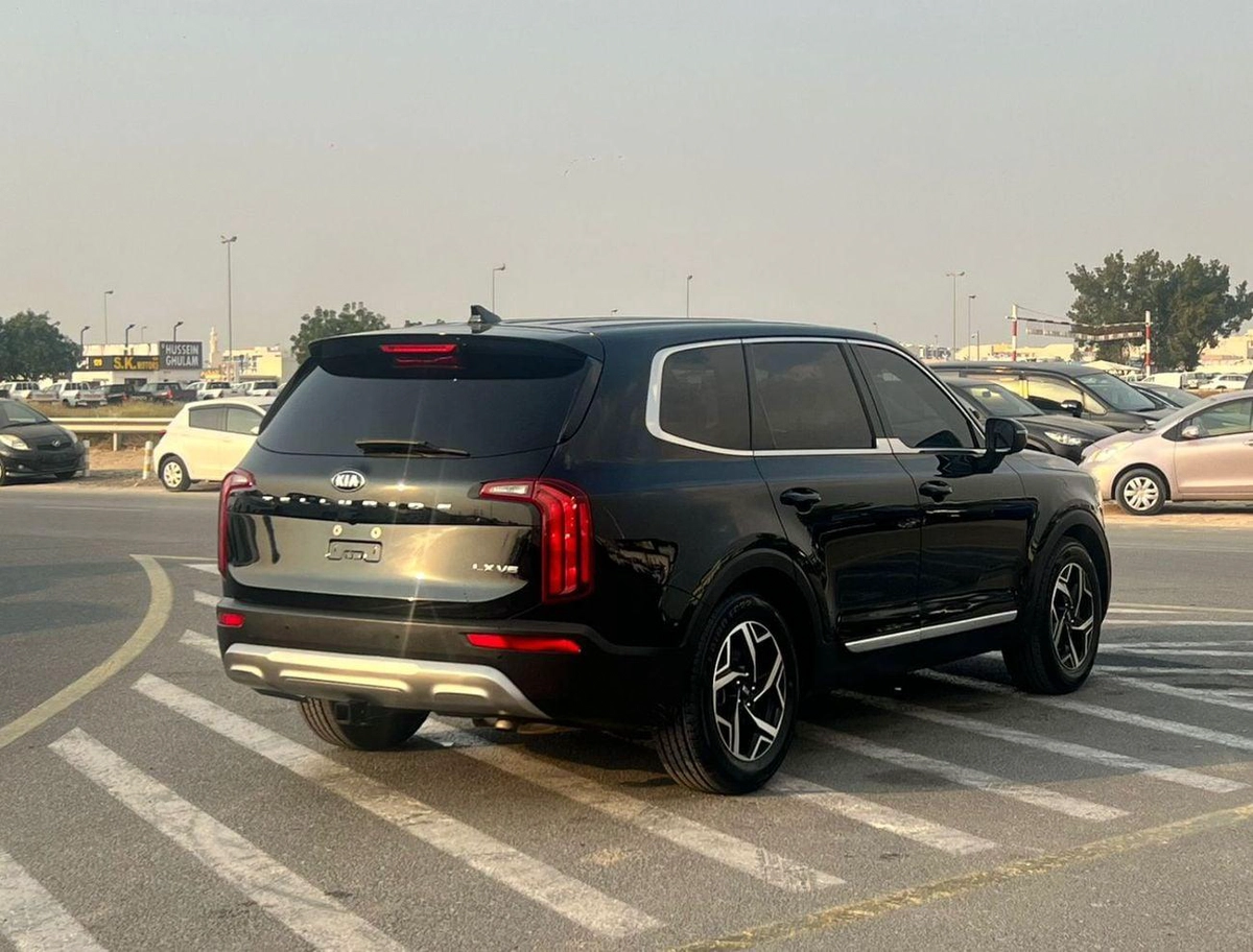 Kia Telluride 2020 Kia Telluride LX  3.8L V6 - Rear Camera & Sensor  - Leather Seats  With Rims --5-0