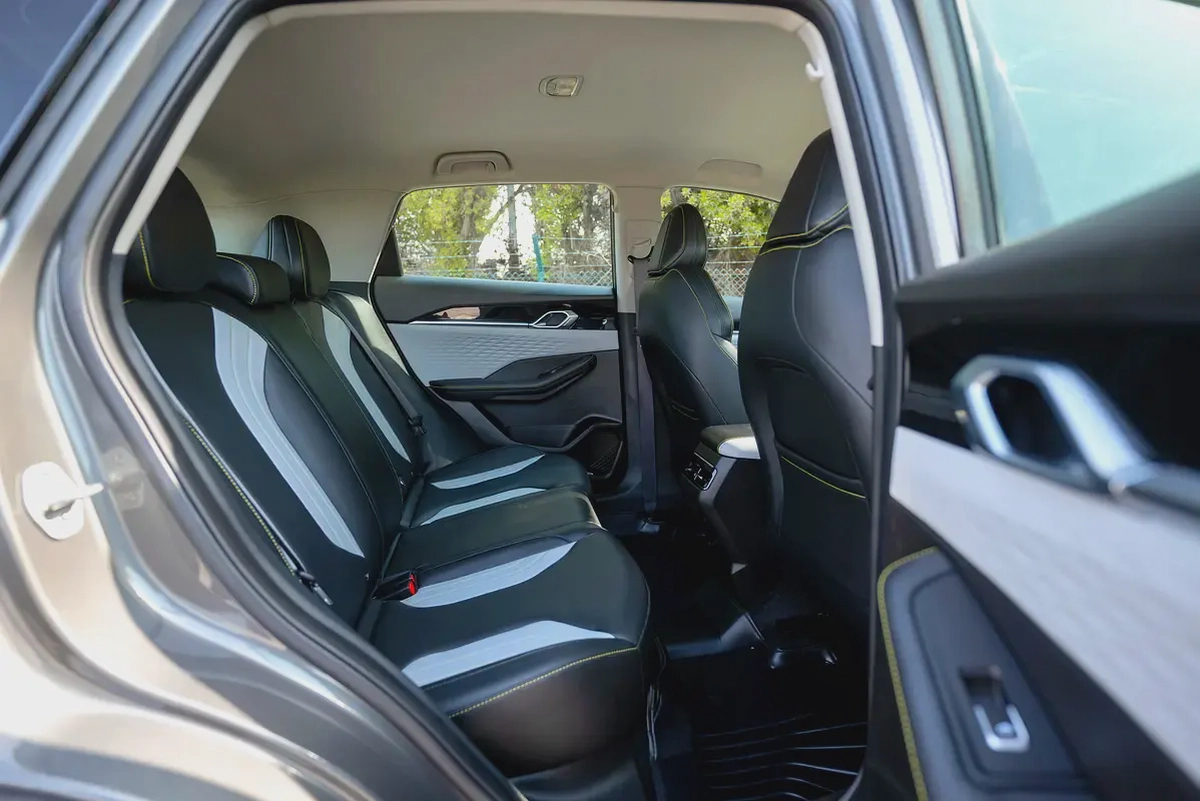 AED 806/month | Coolray GL | Geely Warranty | GCC Specs | REF#G09926-12-12